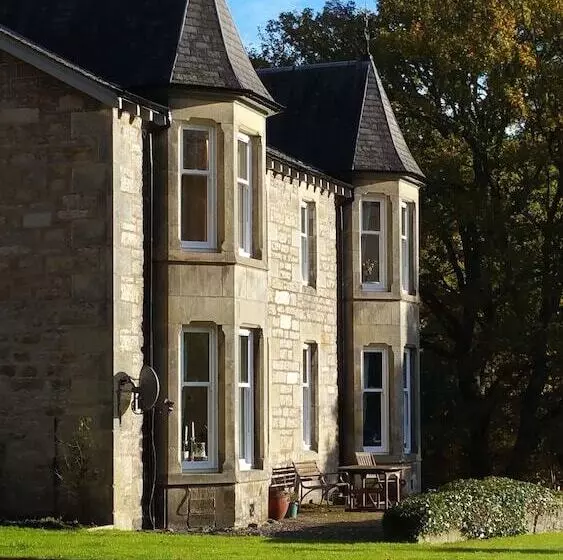 تختخواب و صبحانه Woodburn House