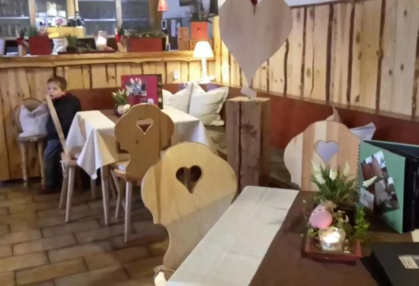 Hostelli Gasthaus Dollinger