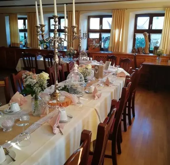 Hostelli Gasthaus Dollinger