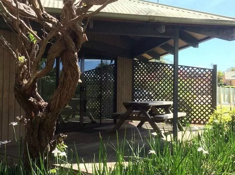هتل Lighthouse Beach Holiday Village