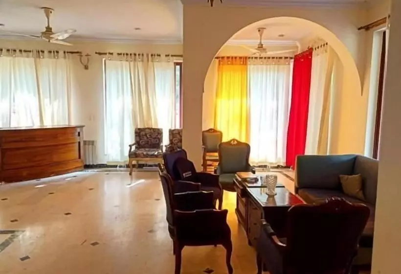 هتل Swiss Cottage