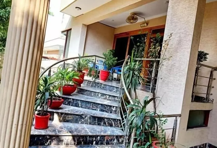 هتل Swiss Cottage