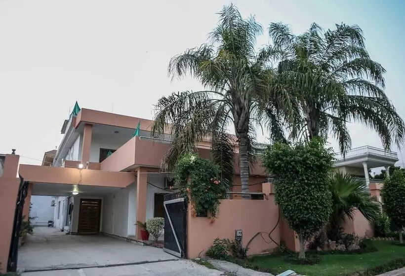 هتل Swiss Cottage