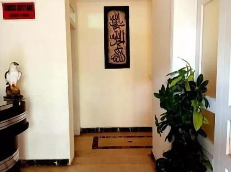 هتل Swiss Cottage