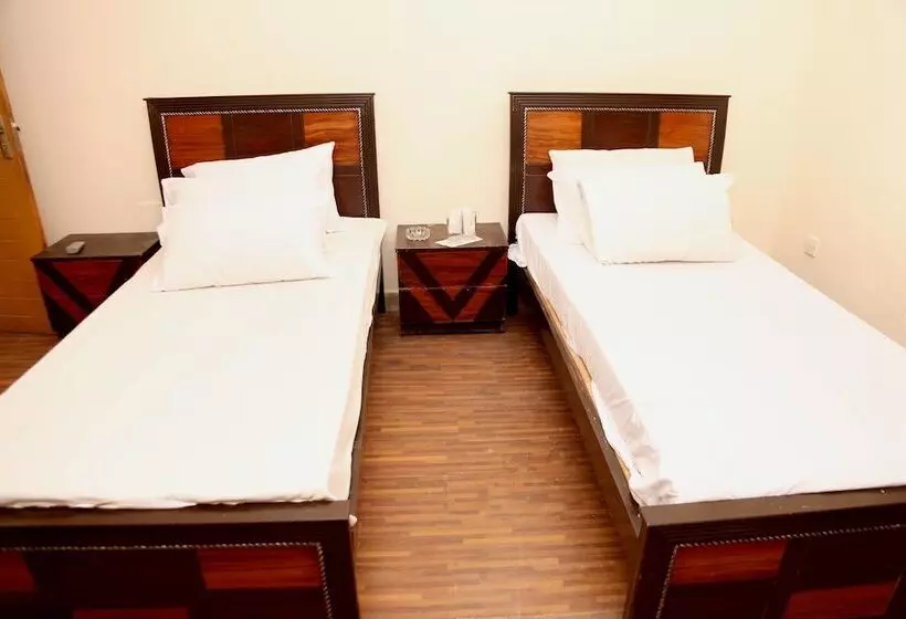 هتل Swiss Cottage