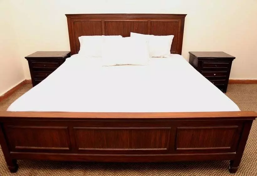 هتل Swiss Cottage