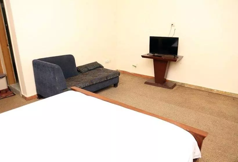 هتل Swiss Cottage