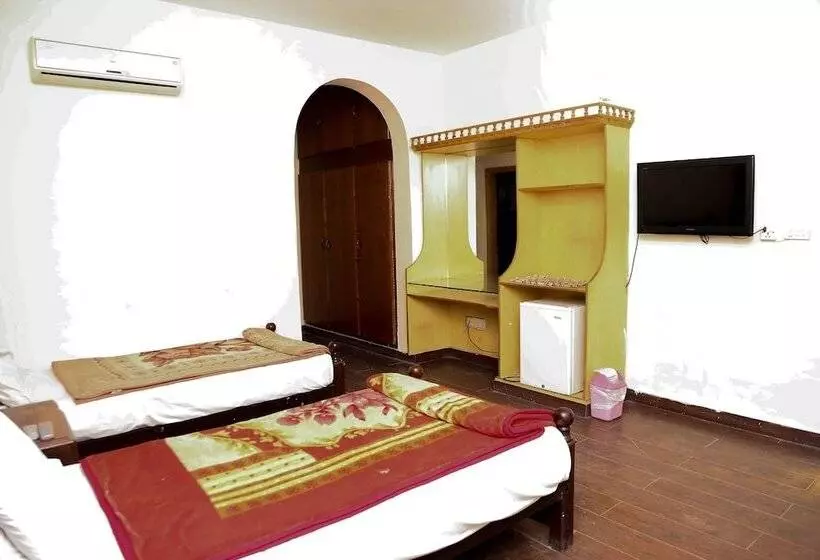 هتل Swiss Cottage