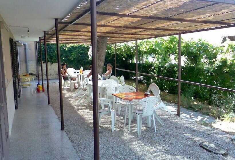 פנסיון Villa Sanja