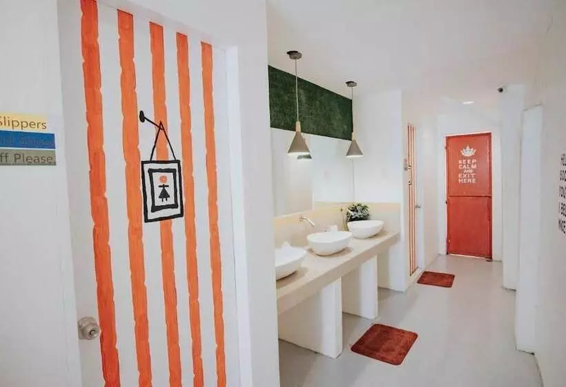 Retkeilymaja Murals Mactan