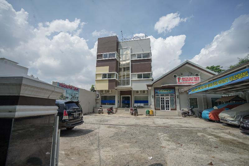 הוסטל Penginapan Timur By Oyo Rooms