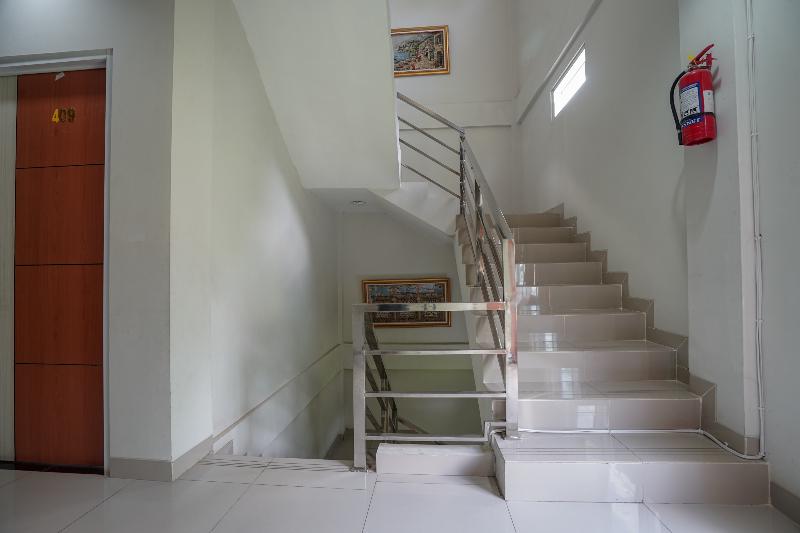 הוסטל Penginapan Timur By Oyo Rooms