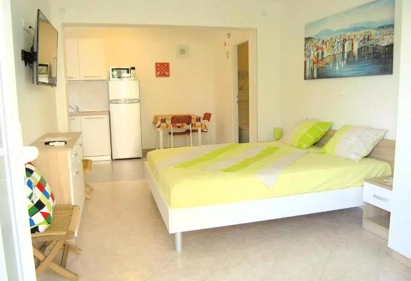 Apartments Leo