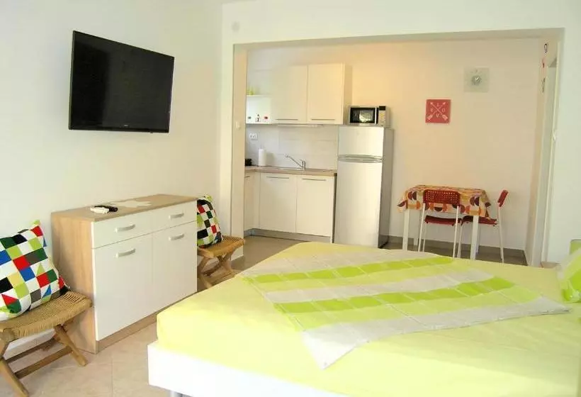 Apartments Leo
