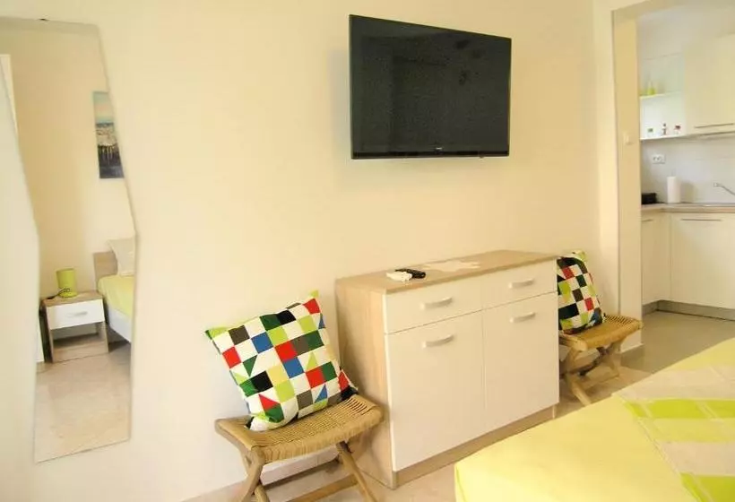 Apartments Leo