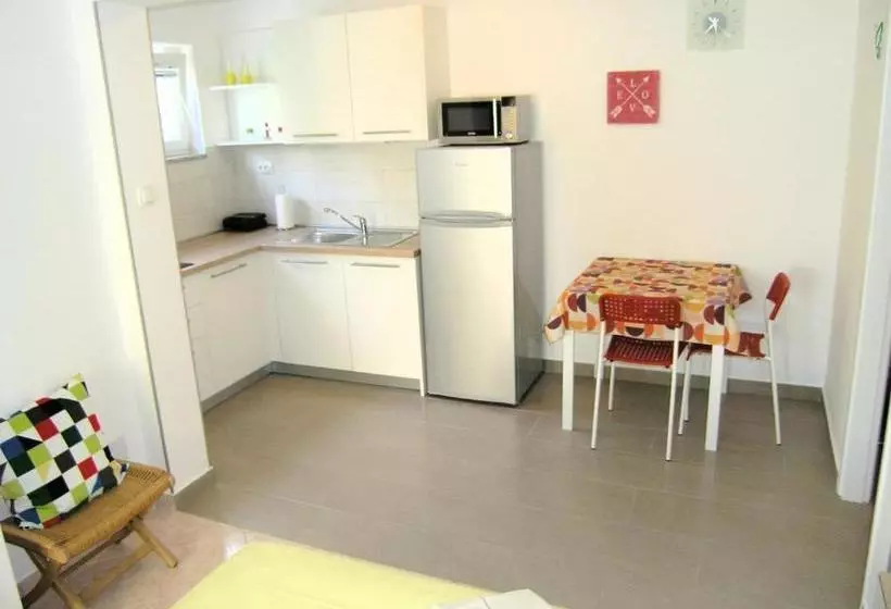 Apartments Leo