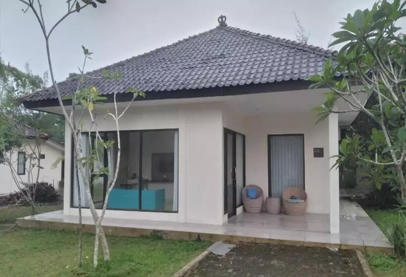 تختخواب و صبحانه New Belitung Holiday Resort