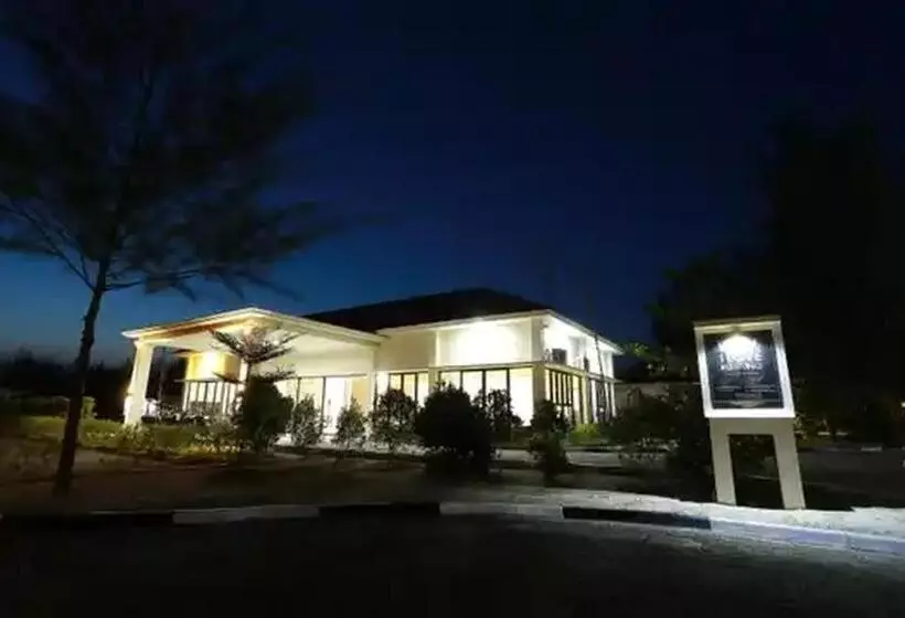 تختخواب و صبحانه New Belitung Holiday Resort