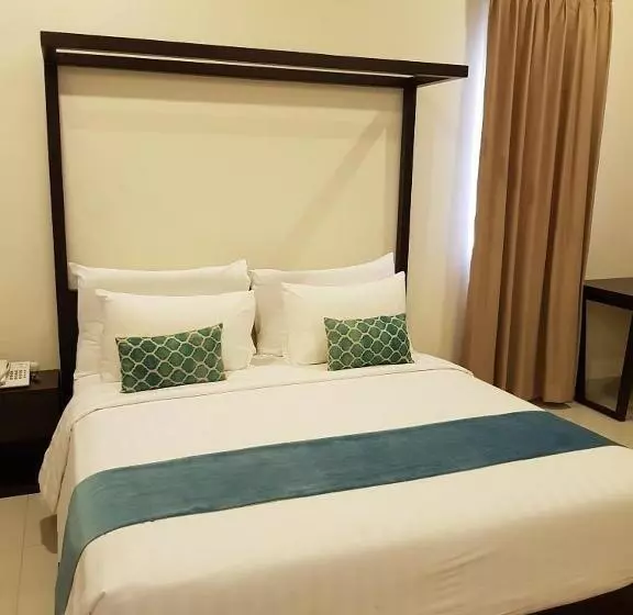 تختخواب و صبحانه New Belitung Holiday Resort