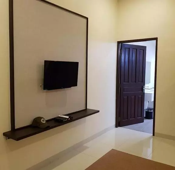 تختخواب و صبحانه New Belitung Holiday Resort