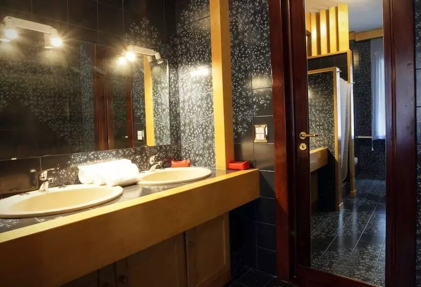 تختخواب و صبحانه Clorinda S Rooms