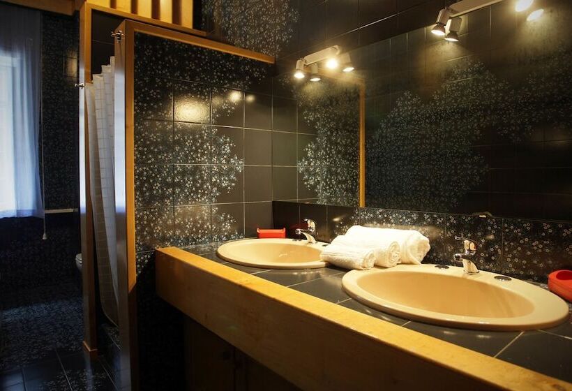 تختخواب و صبحانه Clorinda S Rooms