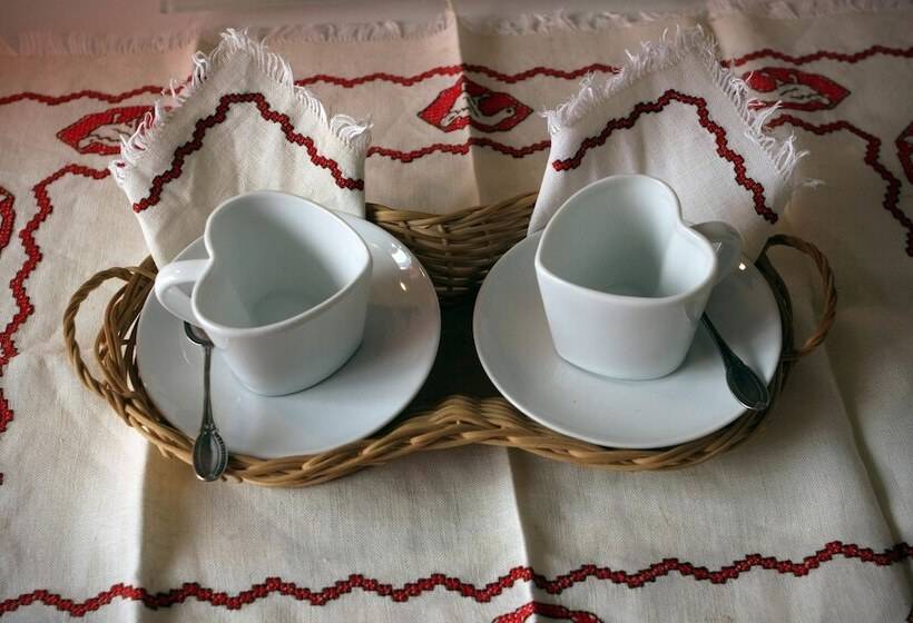 تختخواب و صبحانه Clorinda S Rooms