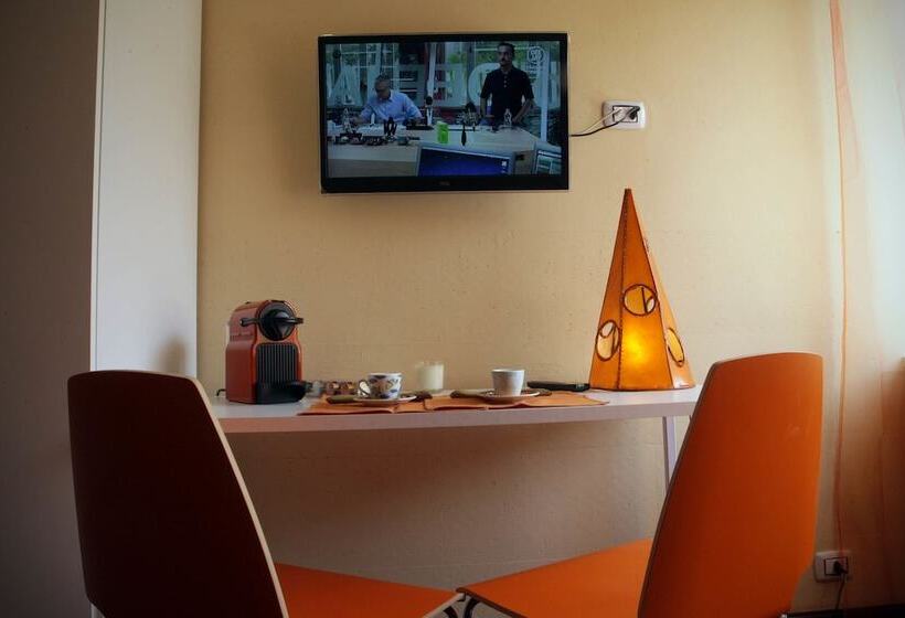 تختخواب و صبحانه Clorinda S Rooms