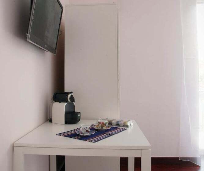 تختخواب و صبحانه Clorinda S Rooms