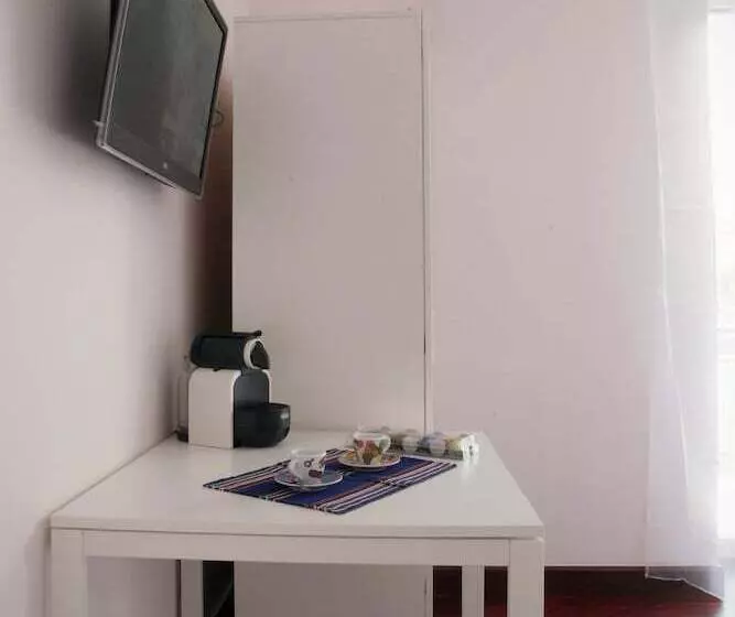 تختخواب و صبحانه Clorinda S Rooms