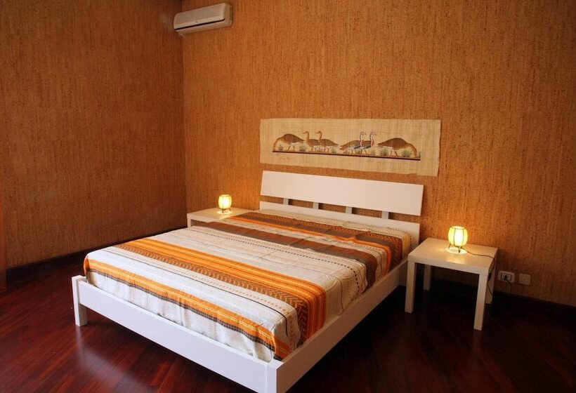 تختخواب و صبحانه Clorinda S Rooms