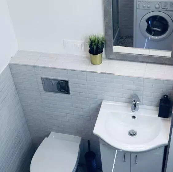 Golda Apartments