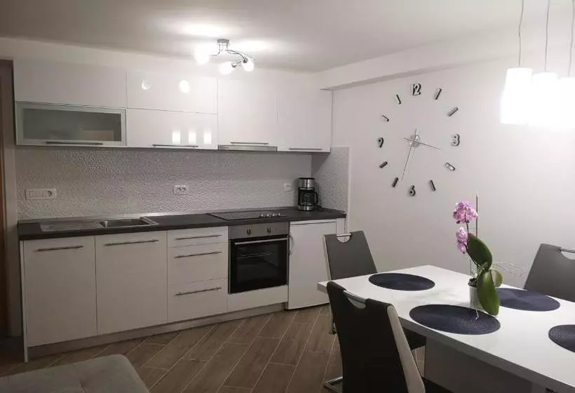 Apartment Tina