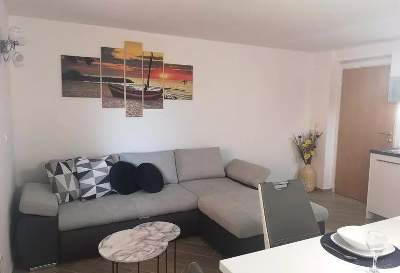 Apartment Tina