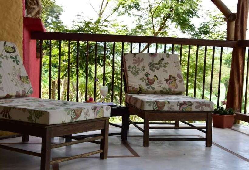 هتل Boutique La Casa Que Canta