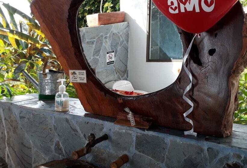 هتل Boutique La Casa Que Canta