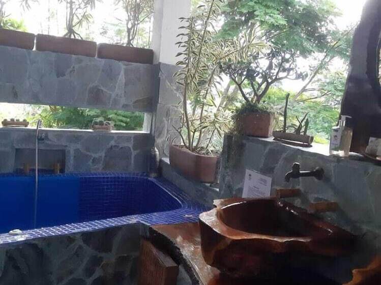 هتل Boutique La Casa Que Canta