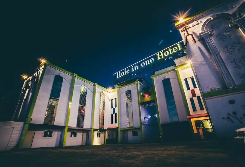 Hotel Hole In One