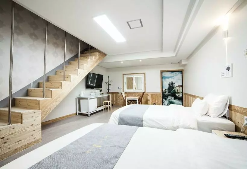 Hotel Hole In One