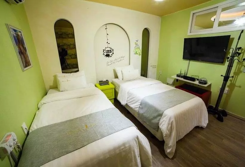 Hotel Hole In One