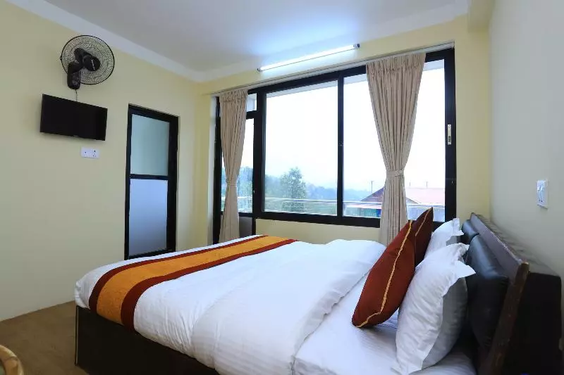 هتل Landmark By Oyo Rooms