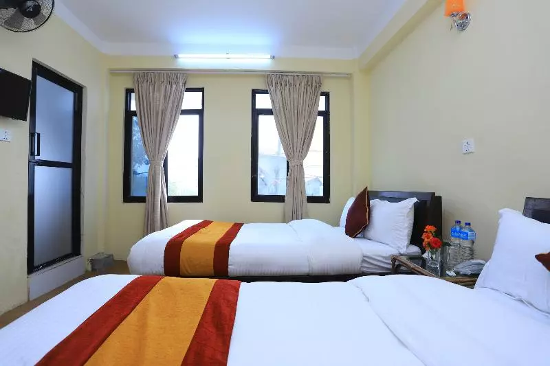 هتل Landmark By Oyo Rooms