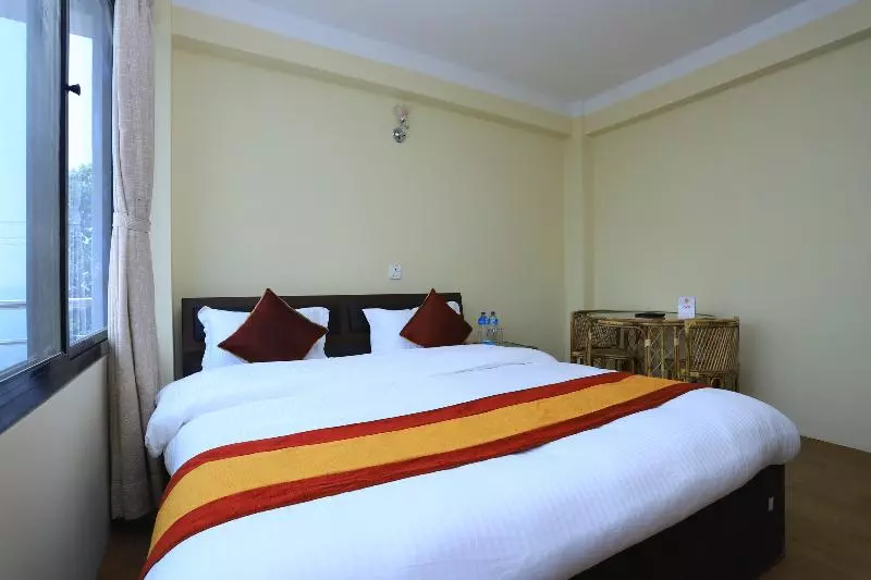 هتل Landmark By Oyo Rooms