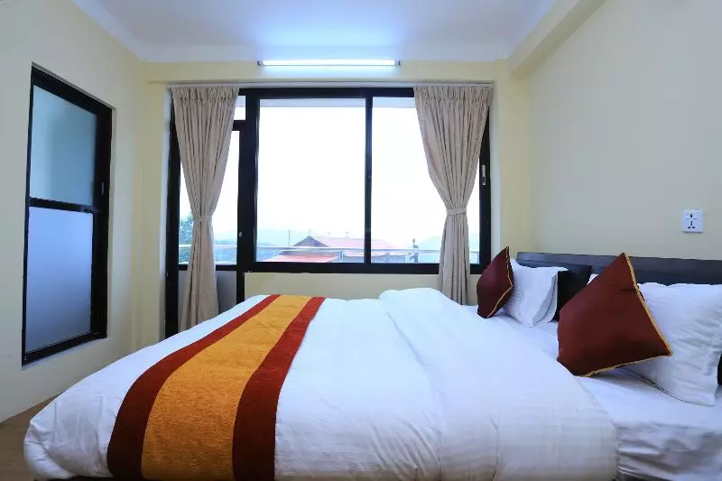 هتل Landmark By Oyo Rooms