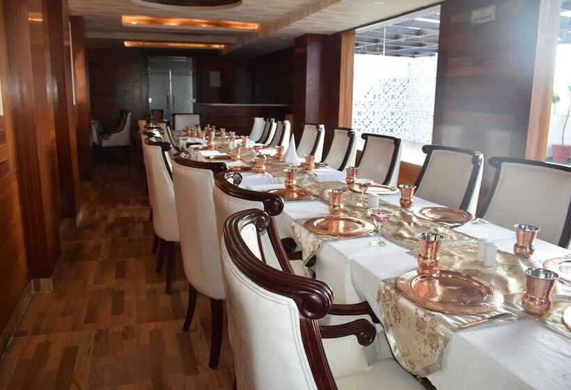 هتل Millenia Regency