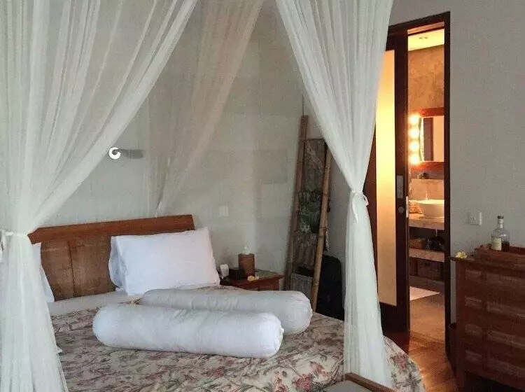 ホテル Nusa Indah Villa