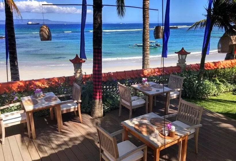 ホテル Nusa Indah Villa