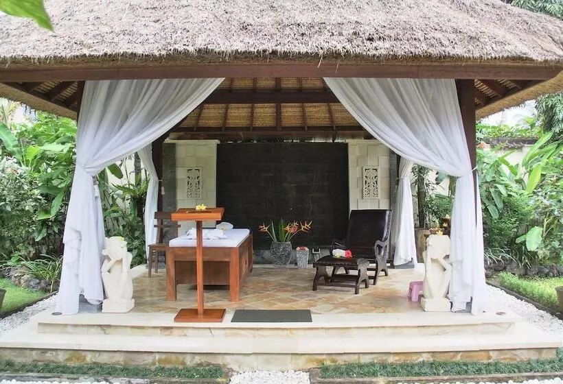 ホテル Nusa Indah Villa