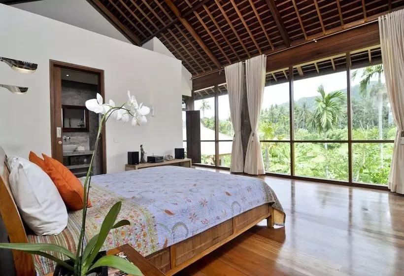 ホテル Nusa Indah Villa