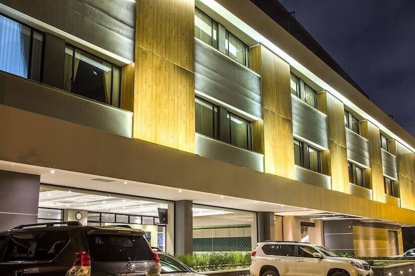 בית מלון כפרי Pance 122 Wellness Spa